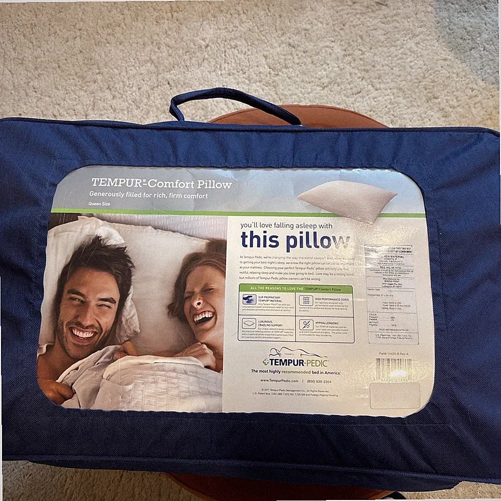 NEW Tempur-Pedic Queen The Comfort Pillow Discontinued RARE